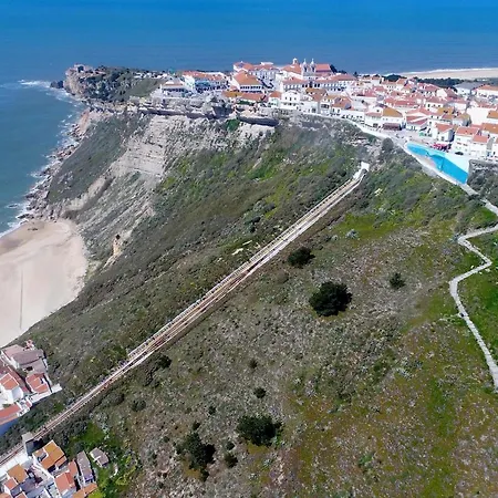 With 3 Bedrooms In With Wonderful Sea View Terrace And Wifi * Nazaré